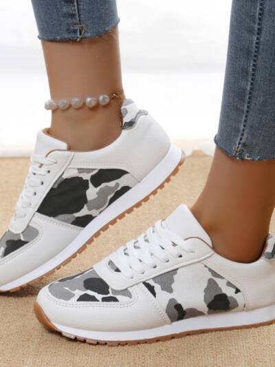 European And American Style Round Toe Thick Soled Color Blocked Low Top Sneakers