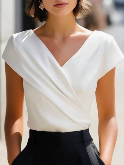 Elegant White T-Shirt With V-Neck Slim Fit And Short Sleeves