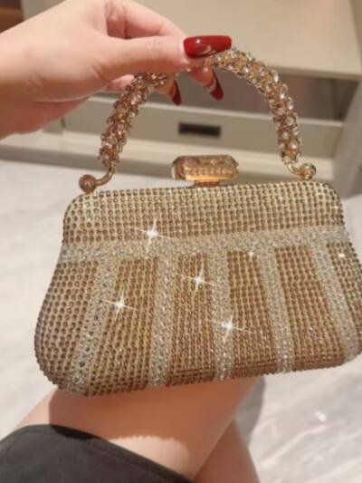 Luxury Clutch For Women A Stylish Accessory With A Chain Strap