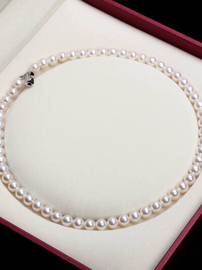 Pearl necklace