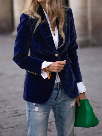 Elegant Figure-flattering Velvet Blazer With A Refined Touch