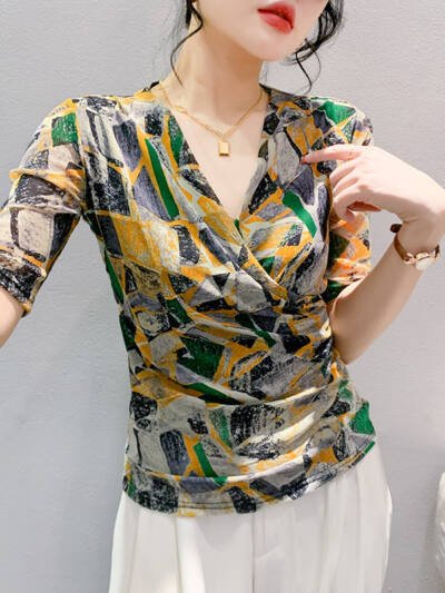 Casual Retro Standard Half Sleeve Regular V-neck All-match Bottoming Shirt