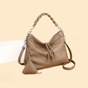 Simple Commuter Leather Chain Shoulder Underarm Bag With A Triangle Pouch