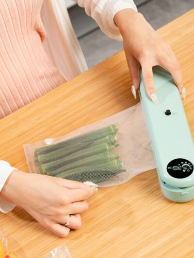 Small Household Food Packaging Vacuum Sealing Machine