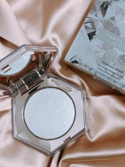 Fenty beauty diamond bomb high gloss powder