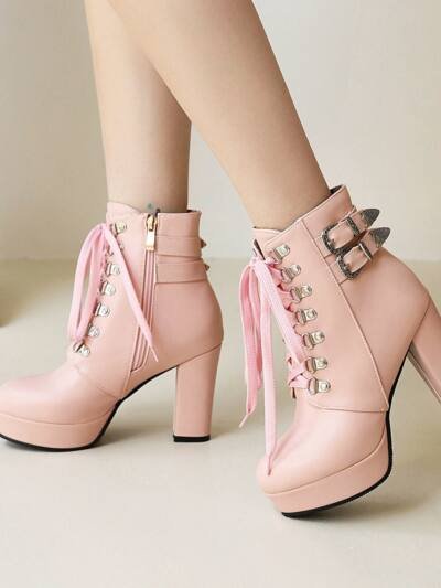 Womens Shoes And Boots In Various Sizes With Chunky Heels