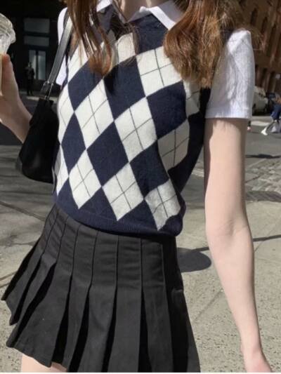 Retro Preppy Style Versatile Diamond-Check BM Knitted Vest