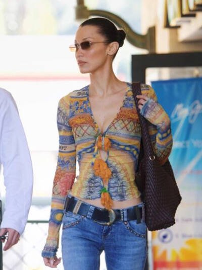 V-neck Printed Contrast Color Mesh Long-Sleeve T-Shirt