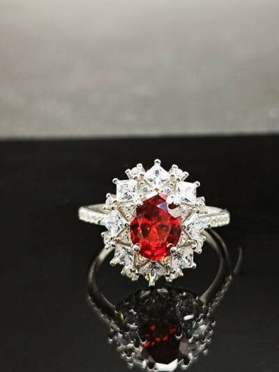 S925 Silver Ring With An Adjustable Opening Featuring A Pigeons Blood Red High-carat Zircon