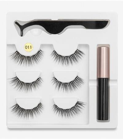A Pair Of False Eyelashes With Magnets In Fashion