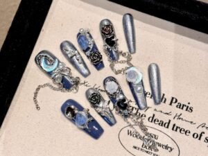 Non-mainstream Style Hot Girl Yihe Hand-worn Nail Heavy Industry Blue