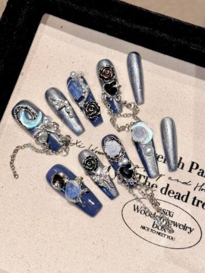 Non-mainstream Style Hot Girl Yihe Hand-worn Nail Heavy Industry Blue