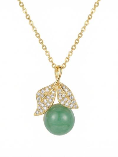 925 Sterling Silver Elegant Nature-Inspired Necklace with Green Gemstone and Sparkling Crystal Leaf Accents