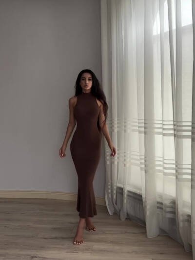 Solid Color Sleeveless Bodycon Dress