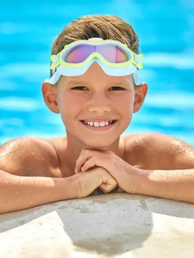 Kids Swim Goggles With Ear Plugs UV Protection Anti-Fog Leak Proof Wide View Pool Swimming Goggles