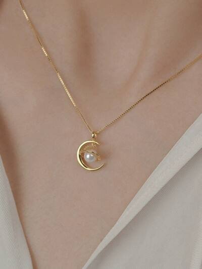 Women's Planet Necklace Niche Design Temperament Saturn Clavicle Chain Versatile