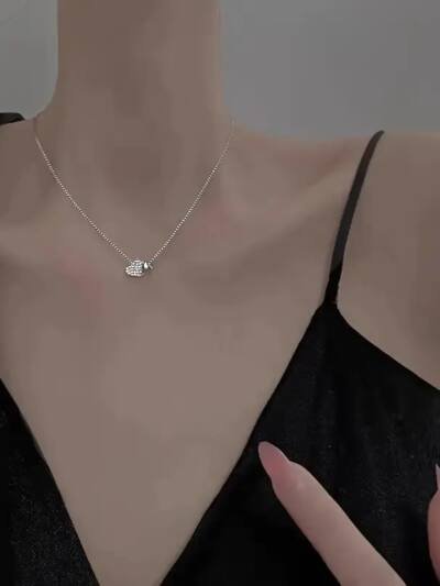 Double Heart Pendant Necklace - Light Luxury Minimalist Heart Collarbone Chain, Durable Daily Jewelry Gift, Suitable for Birthdays, Anniversaries and Special Occasions, Fashion Accessory