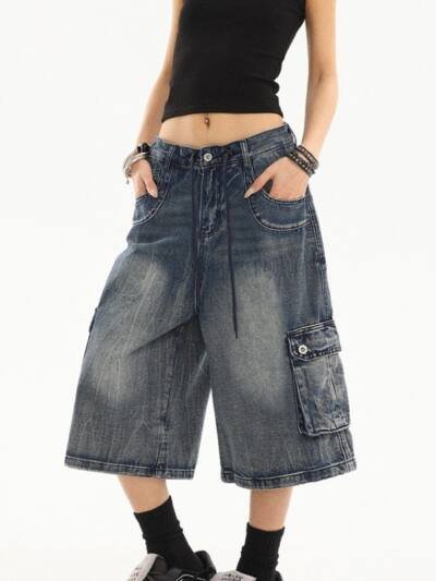 Womens Relaxed-fit Straight-leg Pants With Multiple Pockets In An