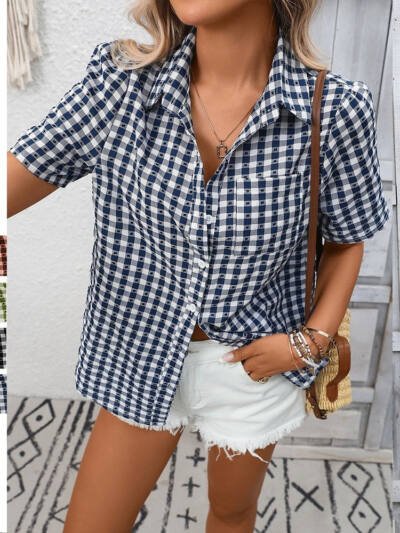 Loose-fitting Short-sleeved Pocketed Casual Plaid Shirt