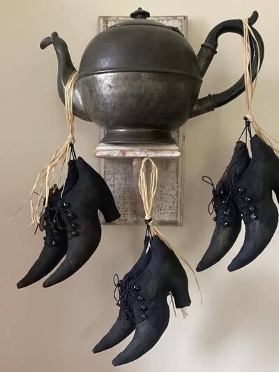 3 Pairs Vintage Halloween Witch Shoes Hanging Decorations, 8 Inch